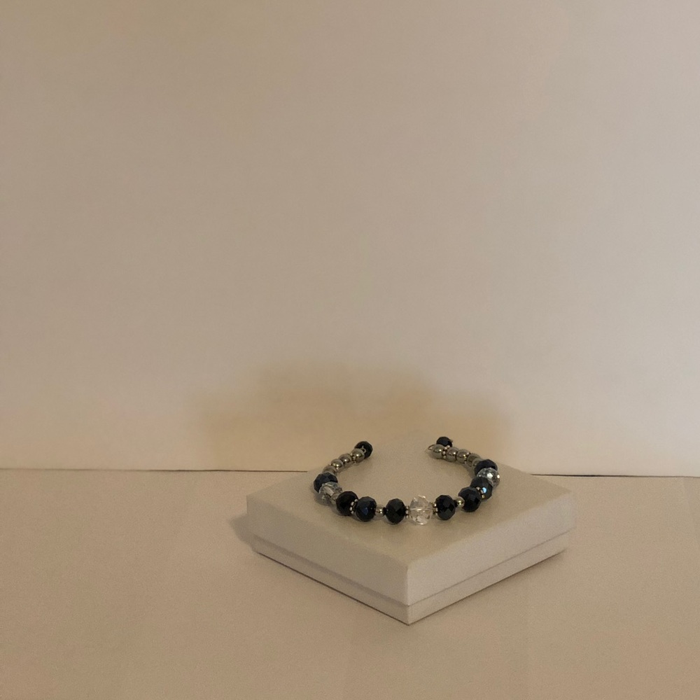 Beautiful Beaded bangle - Picture 3 of 5